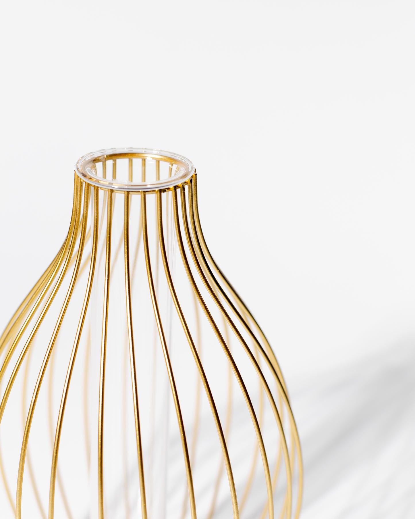 Statement Outline Vase - Gold