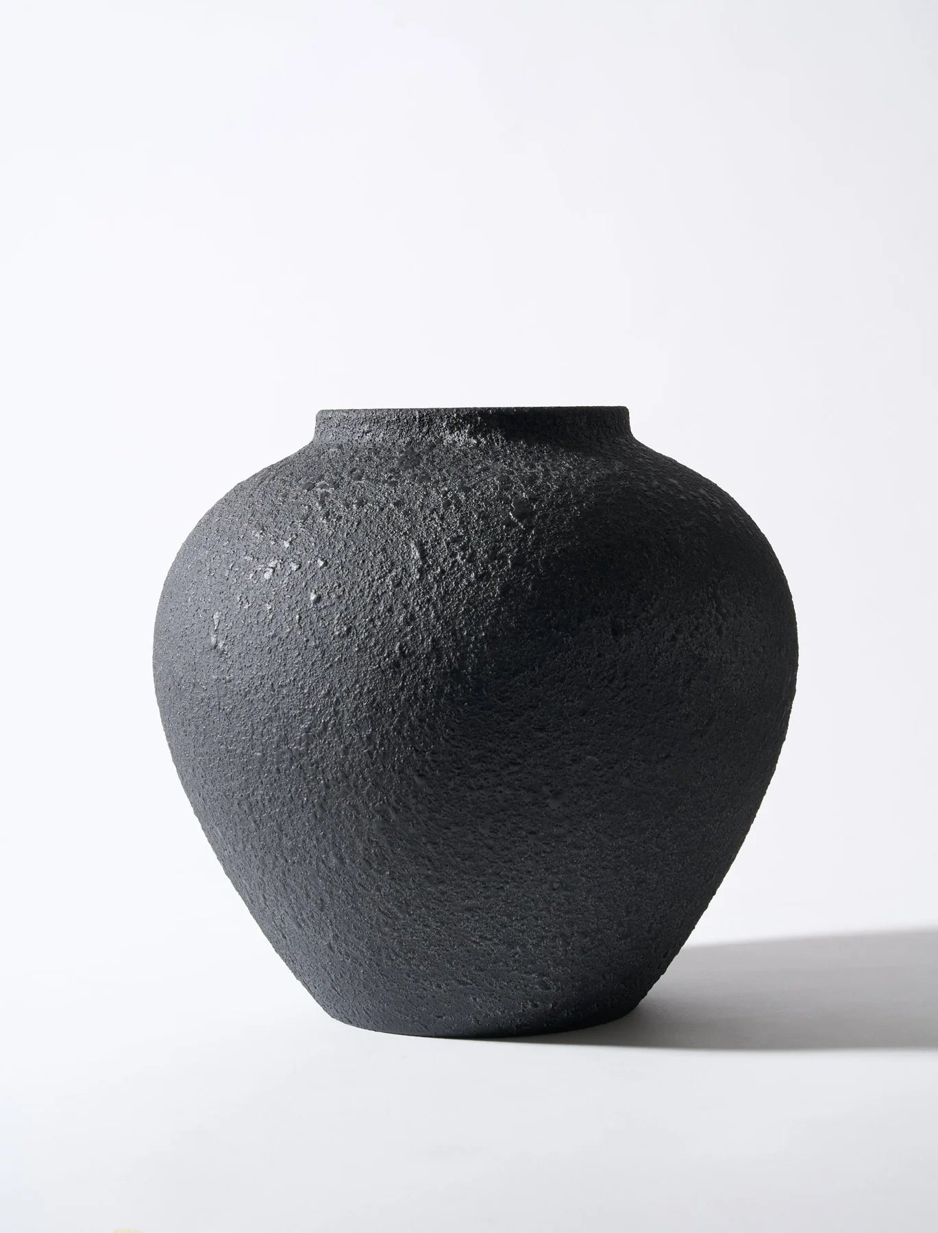 Viola Iron Vase - Black