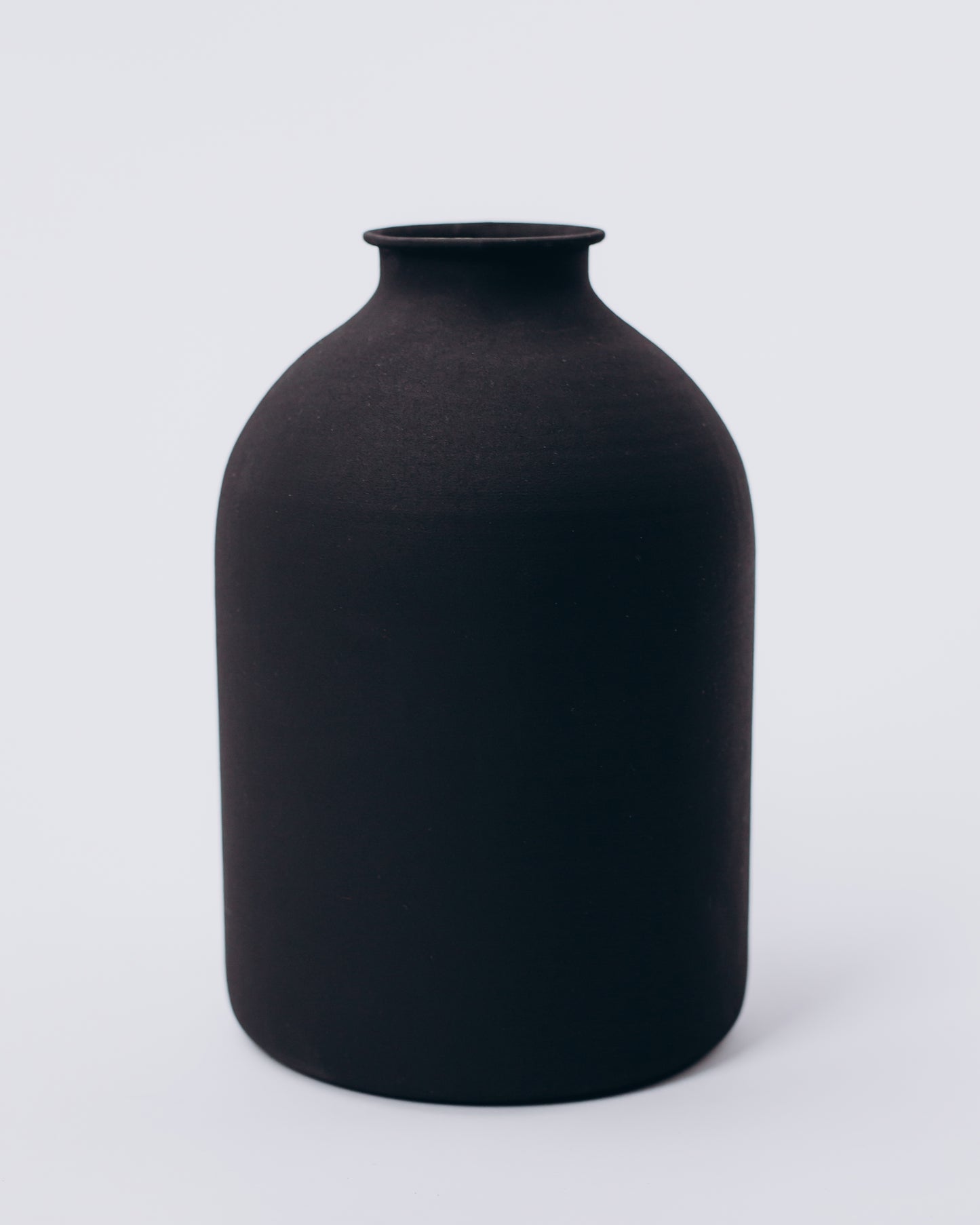 Arlo Iron Vase - Matt Black